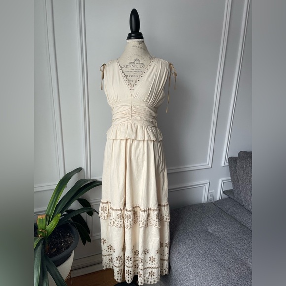 Moon River Dresses & Skirts - Moon River Vintage Inspired Cream Dress